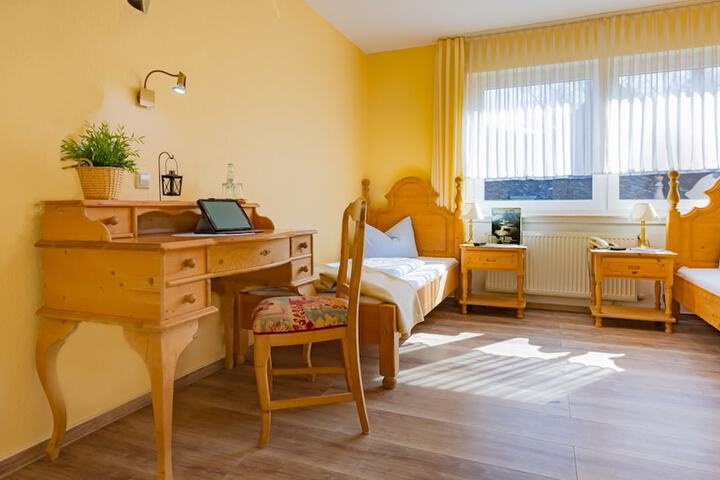 Room 25 of 65
