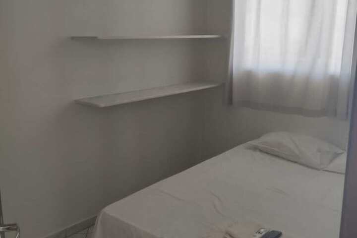 Room 5 of 8