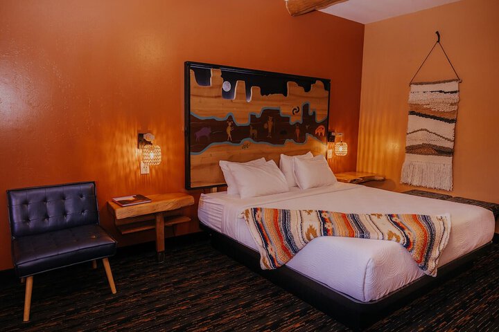 Room 13 of 93