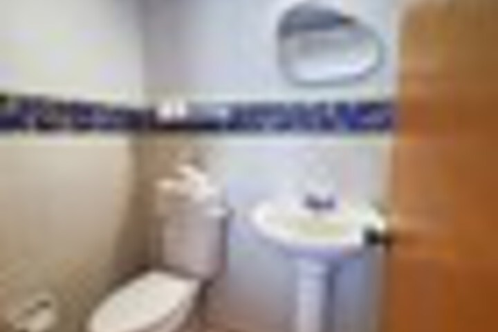 Room 200 of 258