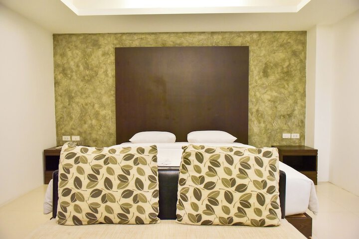 Room 52 of 146