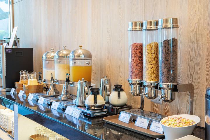 Breakfast/Coffee Service 40 of 49