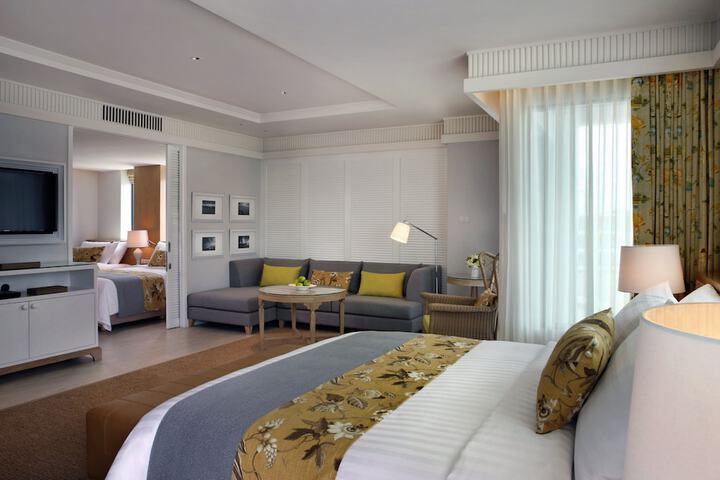 Room 28 of 203