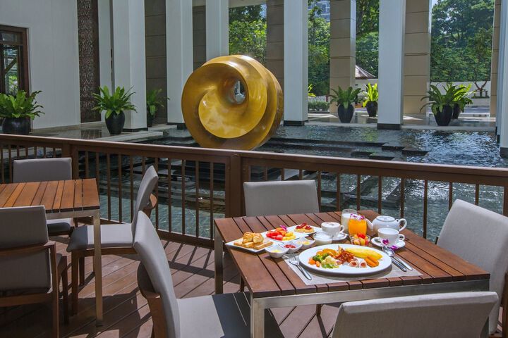 Dining 70 of 83