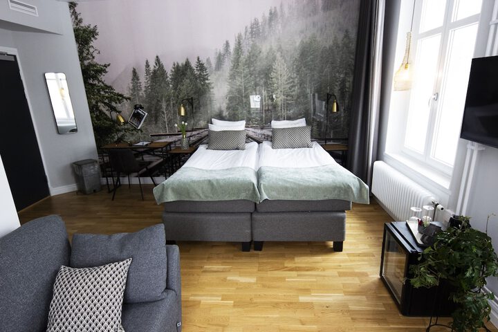 Room 9 of 48