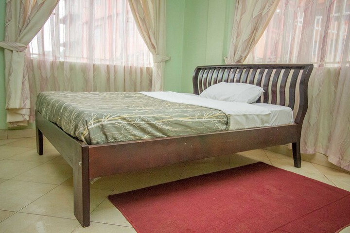 Room 10 of 38