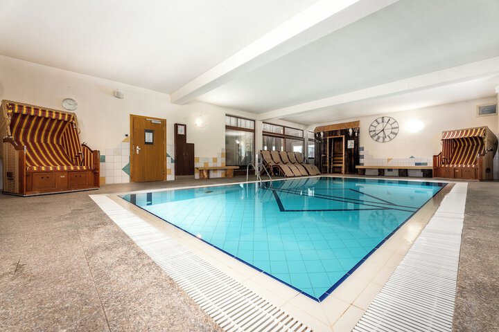Pool 37 of 64