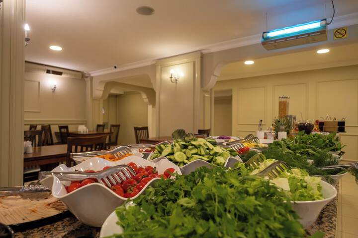 Dining 38 of 72
