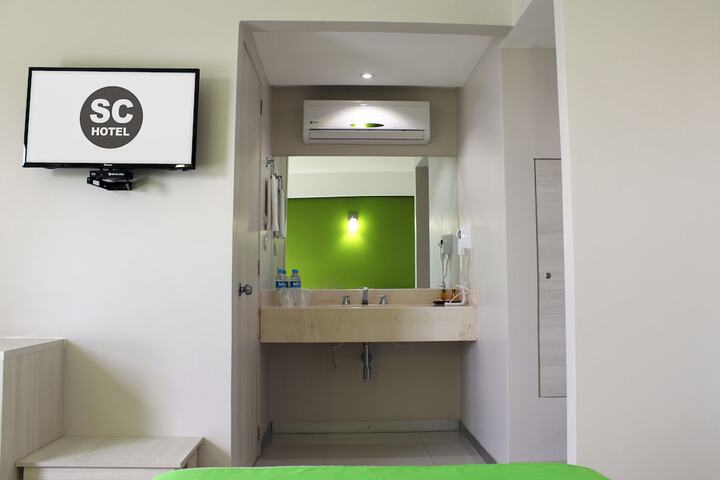 Room 9 of 30