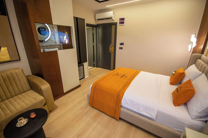 Room 50 of 106