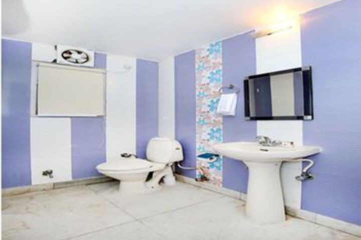Room 2 of 26