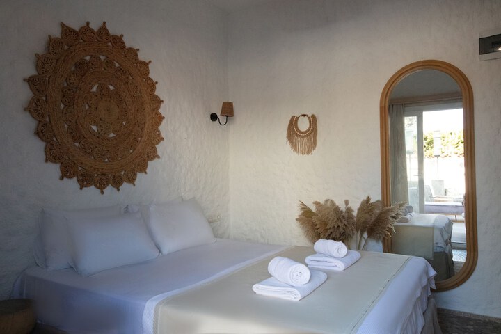 Room 28 of 54