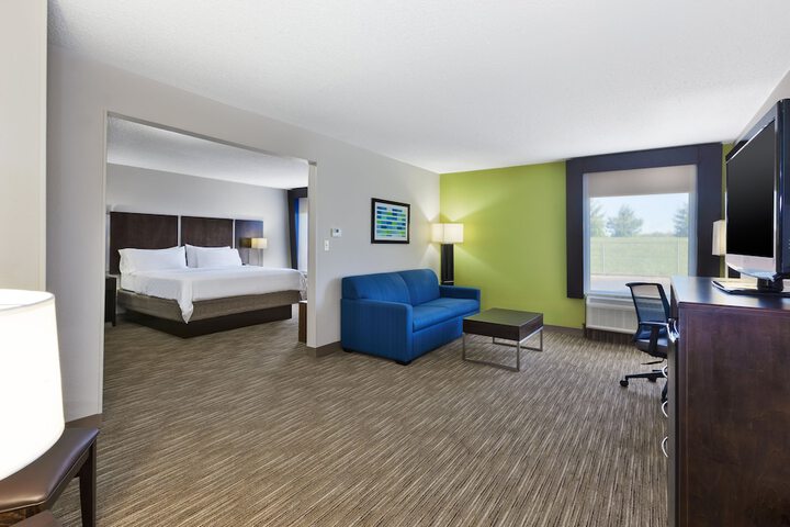 Room 10 of 40
