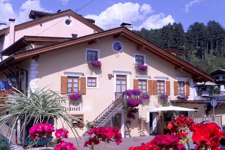 Hotel 69 of 80