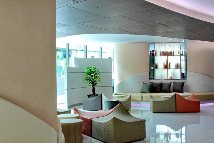 Entrance & Lobby