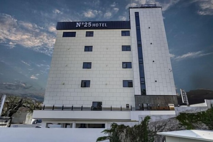 Hotel 50 of 60