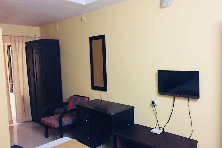 Room 12 of 18