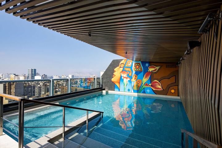 Pool 53 of 77