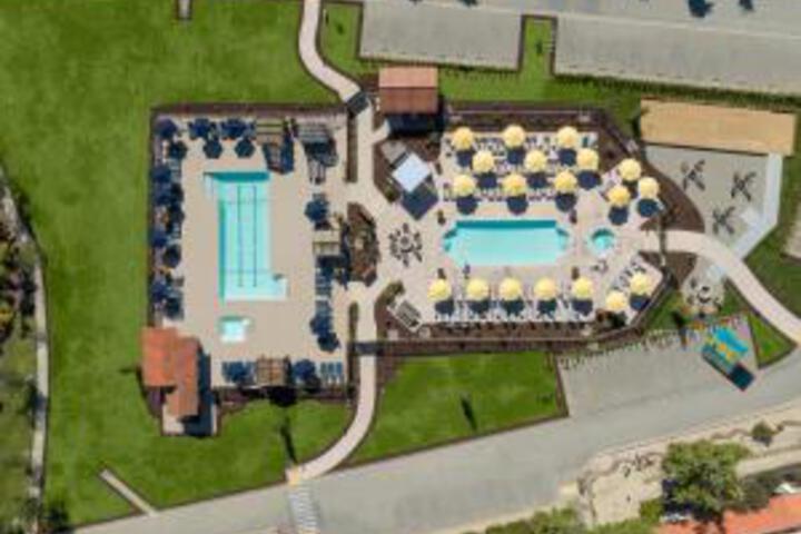 Pool 33 of 49