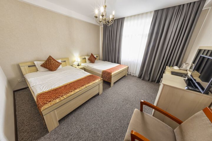 Room 4 of 35