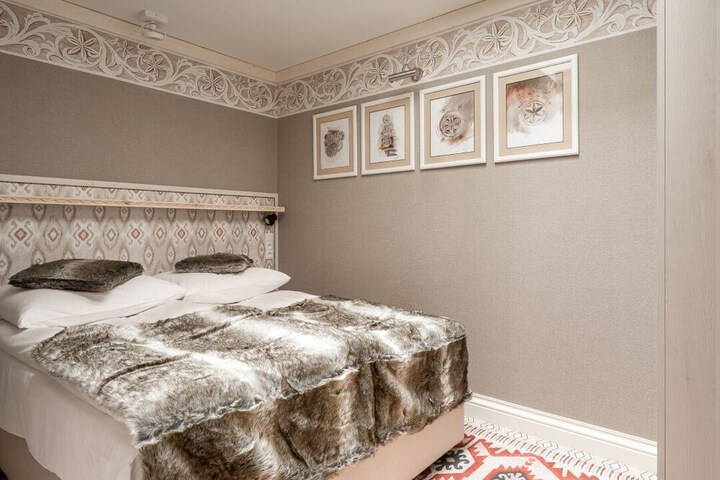 Room 15 of 28
