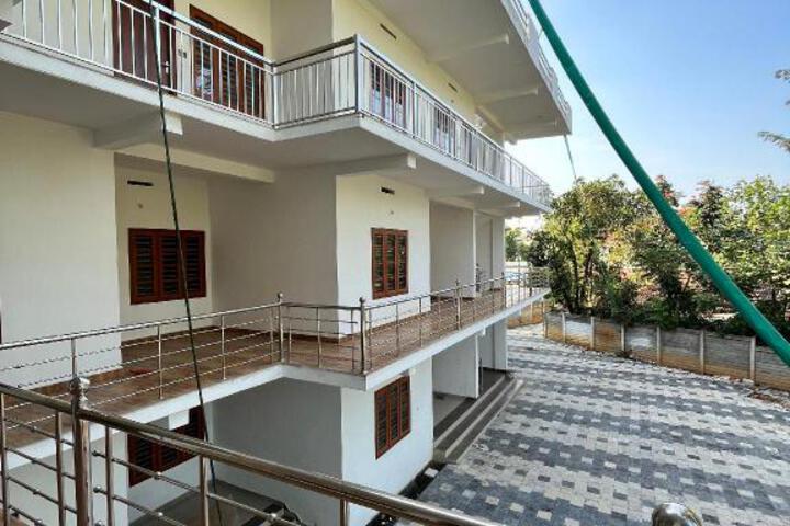 Biriyomz Residency