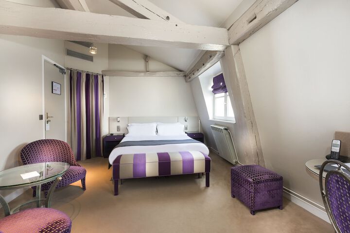 Room 4 of 94
