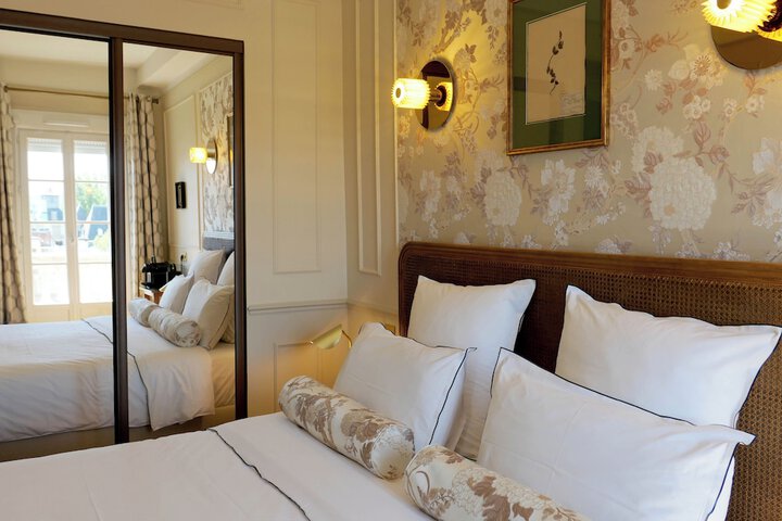 Room 27 of 44