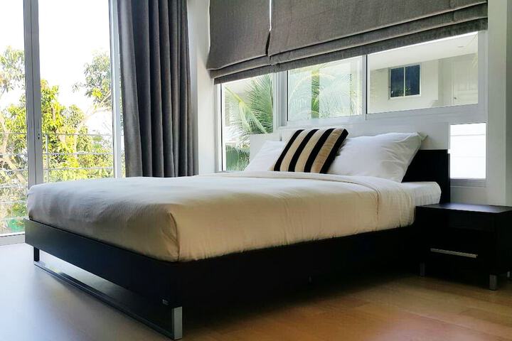 Room 4 of 15