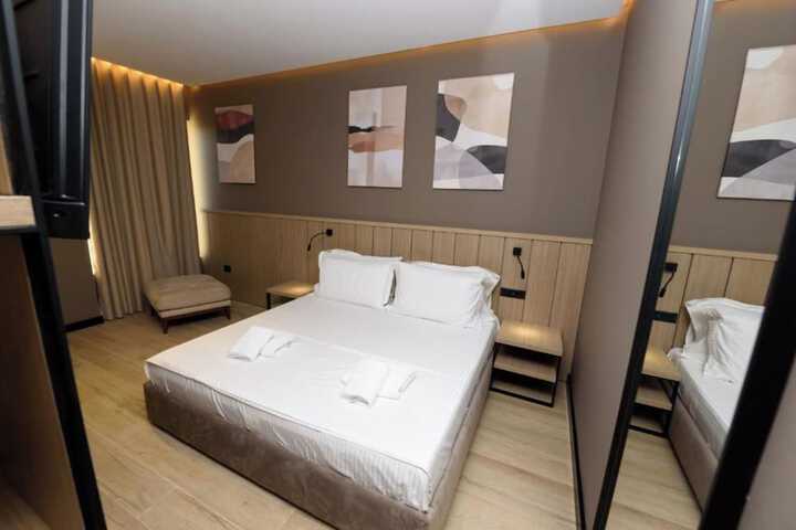 Room 27 of 50
