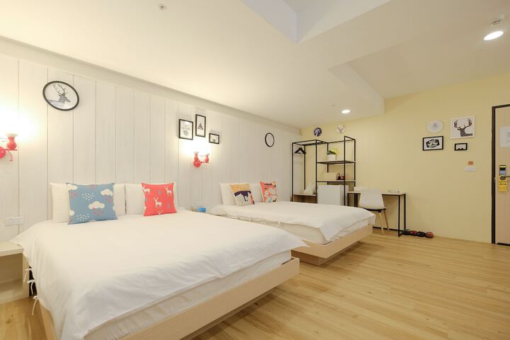 Room 35 of 60