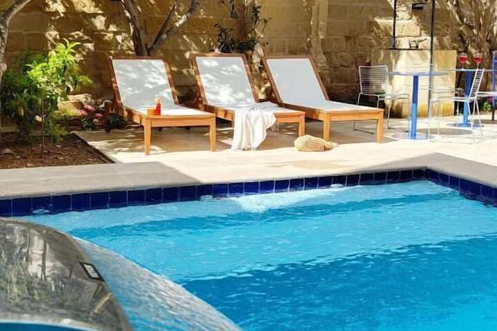 Pool 65 of 80