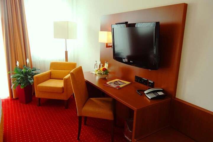 Room 15 of 47
