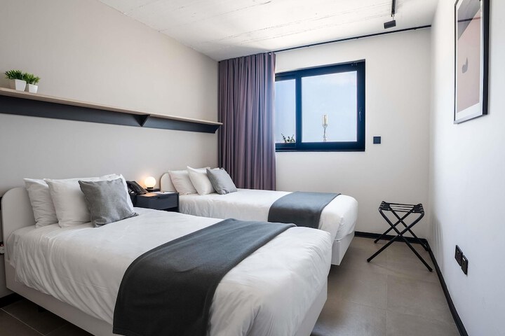 Room 21 of 87