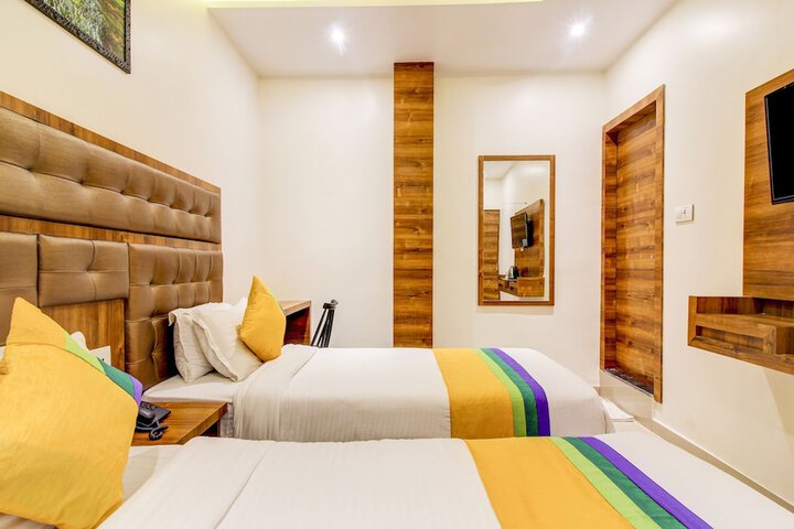 Room 6 of 34
