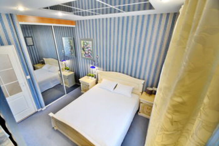 Room 44 of 203