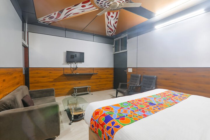 Room 11 of 27
