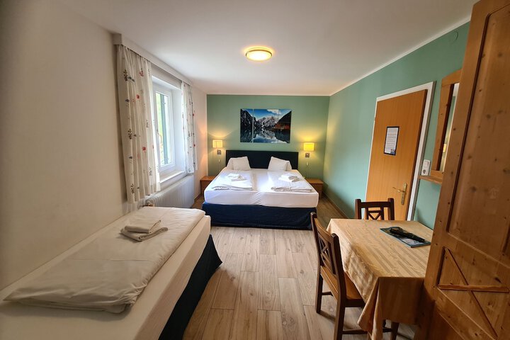 Room 10 of 62