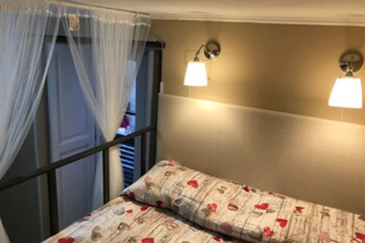 Room 28 of 38