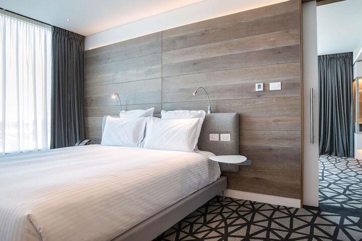 Room 40 of 98