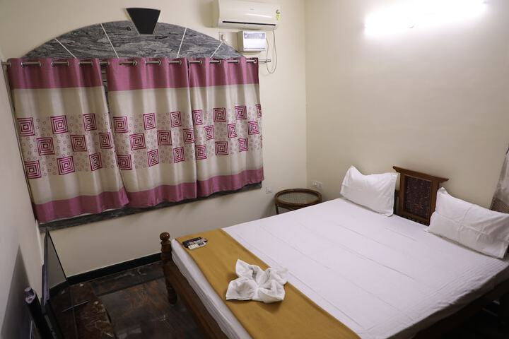 Room 5 of 22