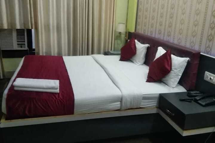 Room 6 of 14
