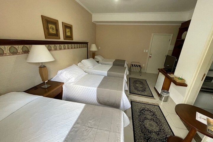 Room 8 of 85
