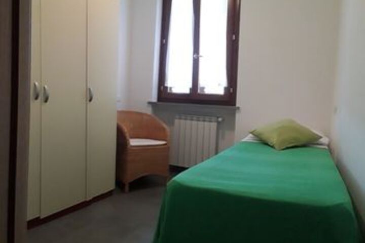 Room 18 of 32