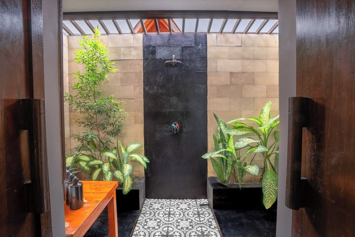 Clean Restrooms