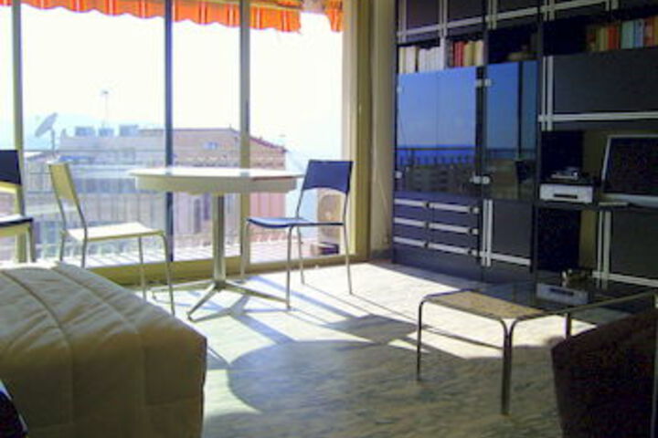 Room 151 of 200