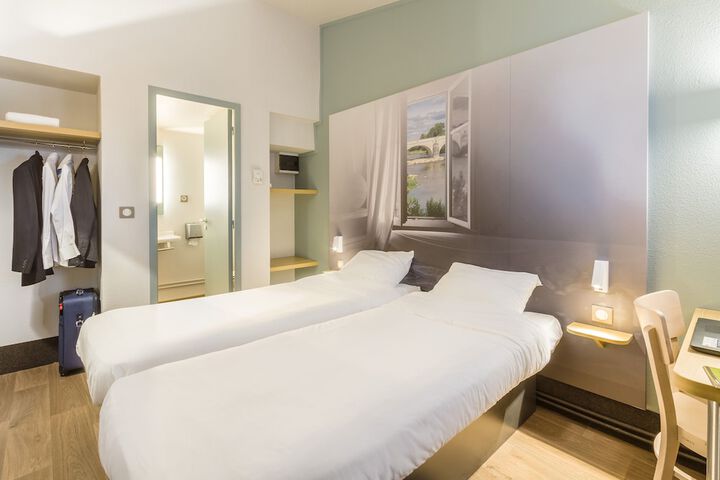 Room 8 of 49