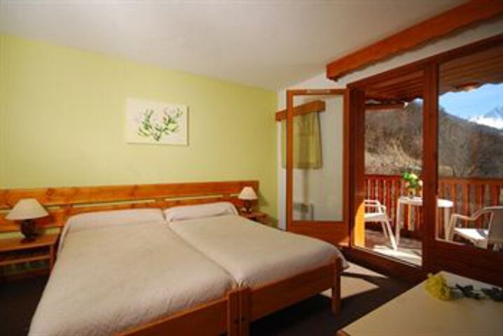 Room 9 of 30
