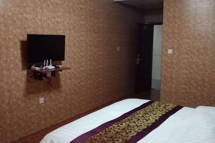 Room 8 of 14