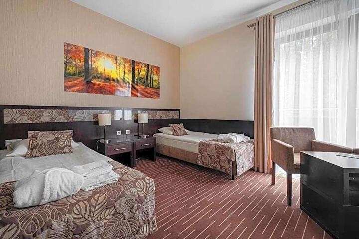 Room 4 of 4